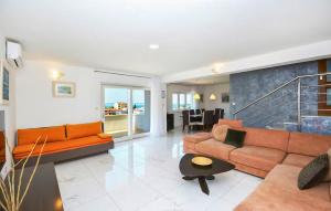 Nice Home In Podstrana With Private Swimming Pool, Can Be Inside Or Outside