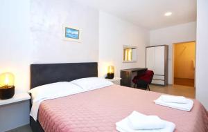 Nice Home In Podstrana With Private Swimming Pool, Can Be Inside Or Outside