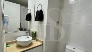 Característico departamento 2 habitaciones, capacidad 4 y 5 personas, excelente vista de la ciudad y mar