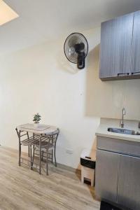 Aikas Cozy 1BR Retreat, Walk to IT Park, Fast Wifi