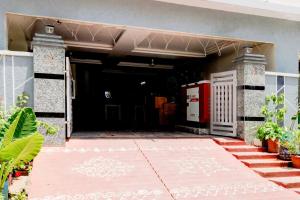 Collection O DLF CyberCity Hyderabad Formerly Key Suites