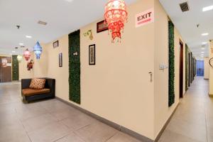 The Crown Aura Nr Diamond Plaza