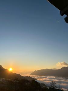 Bungalow Mountain Panorama View