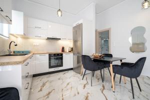 Elegant Luxury 2BR Apartment in Glyfada