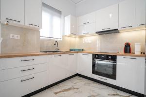 Elegant Luxury 2BR Apartment in Glyfada