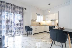 Elegant Luxury 2BR Apartment in Glyfada
