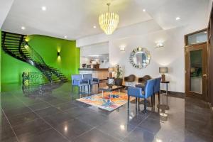Days Inn by Wyndham Montreal Airport Conference Centre