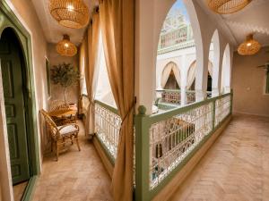 Riad Privé Chic 10 pers, piscine, petit-déjeuners, proche Jemaa el-Fna