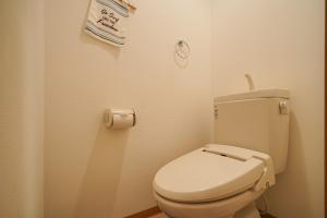 Direct Airport Bus & Namba! Spacious 2BR Apt for 5