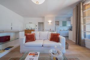 Casa Camelia with a Private Terrace Near Venice