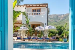 Villa Enri | Refugio mediterráneo con piscina