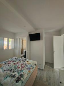 Pool, ocean view & nature