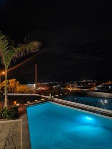 Pool, ocean view & nature