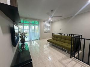 AZKAZ Homestay