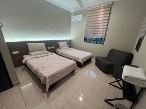 AZKAZ Homestay