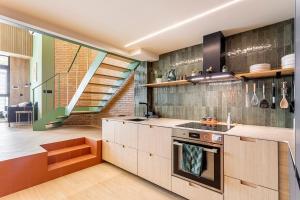 Cosy 3 bedroom city apartment near the beach