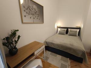 Seventh House No14