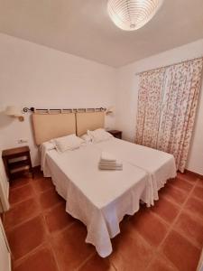 Novo Sancti Petri Villa with Pool, Garden & Golf
