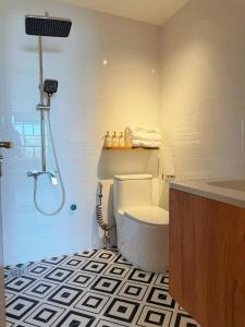 606 - La Van Residence - Panoramic City View Studio with Balcony