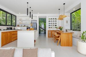 Villa White Tulip