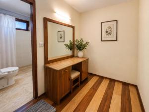 Manali Royal 3 Bedroom independent Heritage villas with Private Lawn near Volvo Bus Stand, Manali