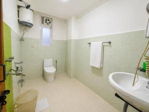 Snow Clad Private & independent 1,2,3,4,5 Bedrooms Luxury Villa & Cottages, Manali
