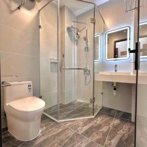 West Lake Serenity, 1BR with Balcony Near Lotte Mall