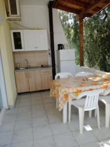 Pension Karadolas 3 Brothers