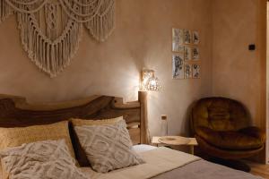 Central Boho Oasis with Private parking