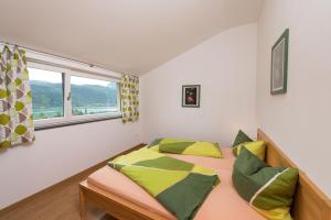 Apartment with Lake View