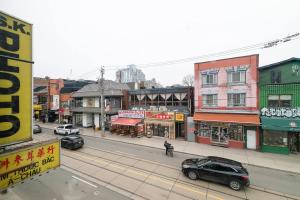 Spacious 3BR Downtown Hub Workspace & Fast WiFi