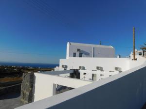 Fira Sunrise Economy Rooms