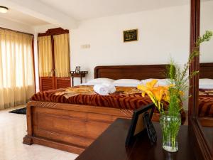 Channa Hotel and Rest Labookellie