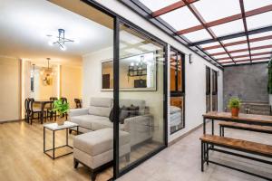 New & Spacious Apartment in Lince