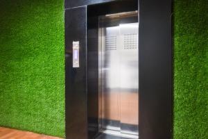 Super Townhouse HITEC City Metro Station Formerly JKC Grand