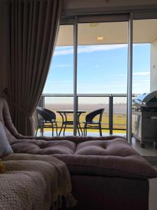 Hermosas vistas en Exclusivo Depto de 2 habitaciones con Parking en Edificio Parana Playa Departamentos!