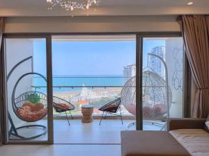 The Sóng 5 Star Free Pool Infinity Seaview Apartment Vung Tau - Căn Hộ 5 Sao Miễn Phí Hồ Bơi Vô Cực Thấy Biển Bãi Sau Vũng Tàu