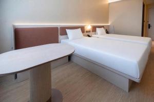 Starway Legacy Hotel