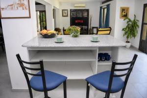 Tekoporã - Casa de 3 Hab con amplio Jardín y Piscina, Parrilla, WiFi, Parking