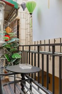 Old Quarter-Train St-2BR-Balcony-247 Check-in