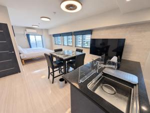 6 Min Naha Airport, Beach Area ,Easy Access to Kokusai Street, Switch2,Wi-Fi