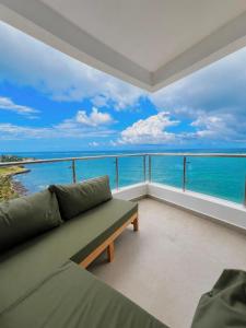 Nauras Towers Beachfront Penthouse8 Gym, Pool Steam AC
