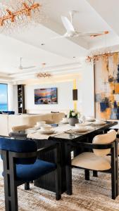 Nauras Towers Beachfront Penthouse8 Gym, Pool Steam AC