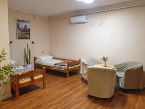 Bee Happy Hostel and Gobi amazing tour