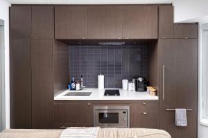 Executive Yorkville Stay Glam Vanity Mirror