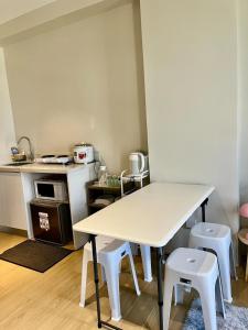 Ellas Crib Chic Studio with City Views