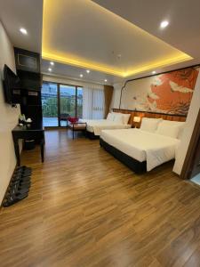 Alley Garden Hotel & Spa, 300m by Hoan Kiem Lake