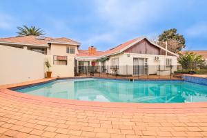Stays on 13th by Aurelian Living