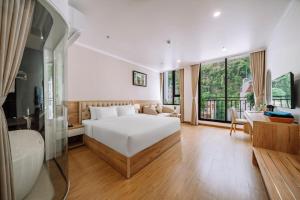 Cat Ba Vista Hotel - New 2026 - Central, Rooftop Pool & Skybar