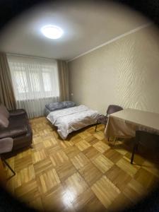 Володимира Антоновича ,18